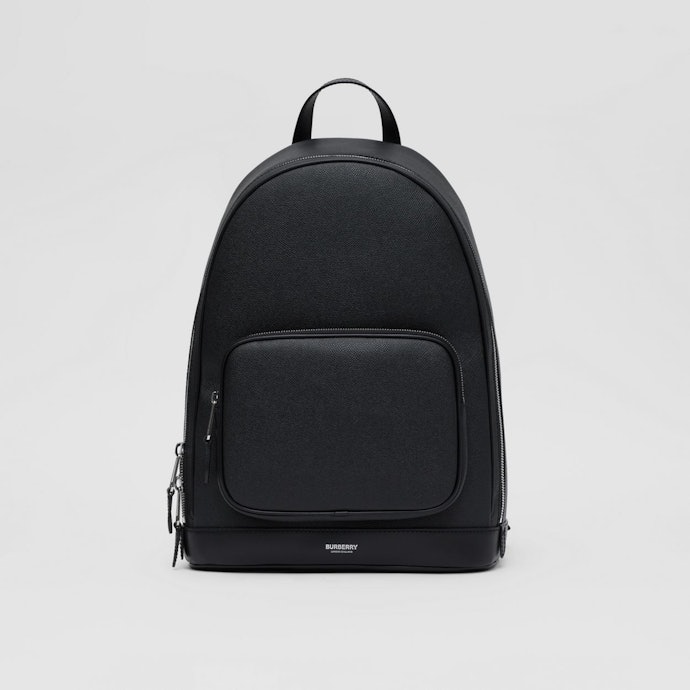 Backpack, mampu menampung banyak barang