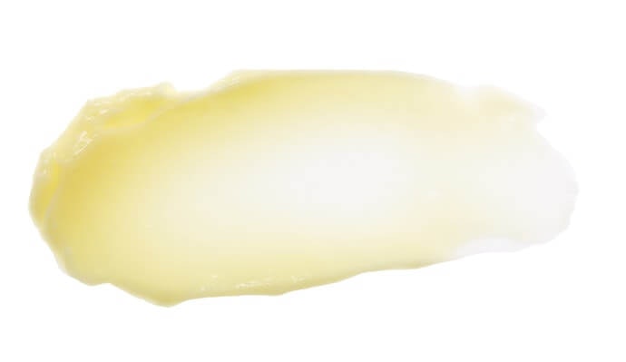 Warna beige atau krem keemasan membaur dengan warna kulit secara natural