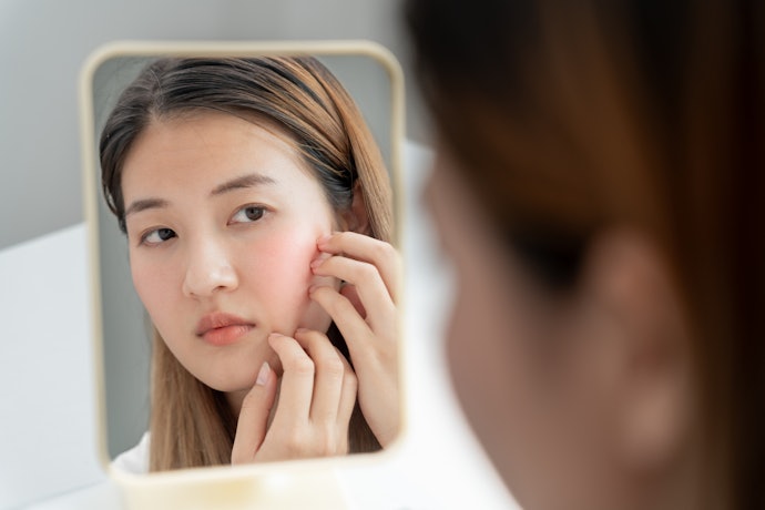 Kulit sensitif: Carilah night cream dengan soothing agent, seperti Centella asiatica, Aloe vera, atau allantoin