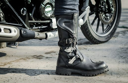 Pengencang, mudah mengencangkan dan melonggarkan sepatu sesuai kebutuhan