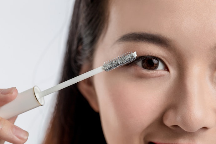 Water-based serum: Lebih ringan sehingga terasa nyaman digunakan