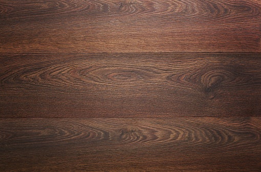 Material kayu: Lebih kokoh dan tampak natural