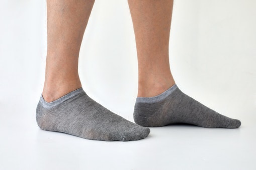 Ankle, pas digunakan bersama sepatu sneakers