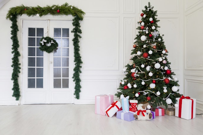 Tradisional atau classic Chrismas tree, memberi kesan Natal yang hangat
