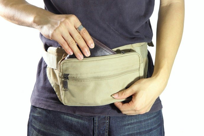 Tas pinggang tipis, bisa disembunyikan di balik baju