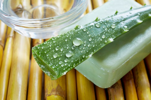 Cleanser, membersihkan wajah atau tubuh dari kotoran