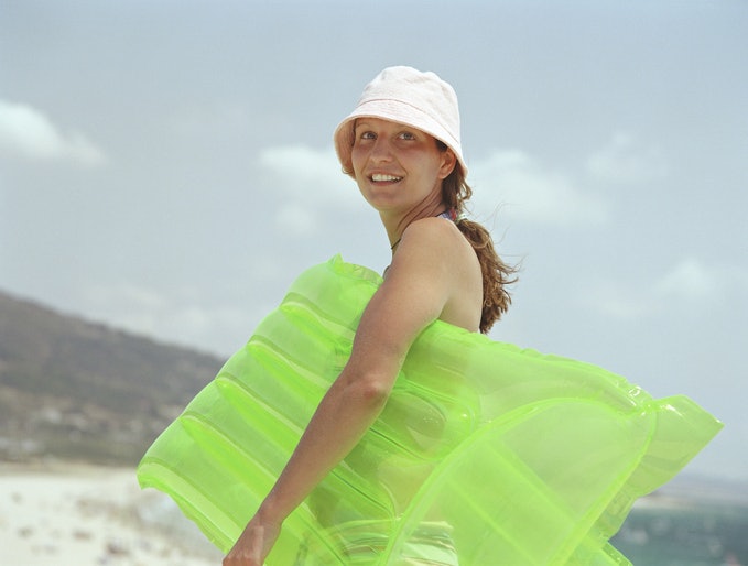 Bucket hat: Untuk tampilan kasual