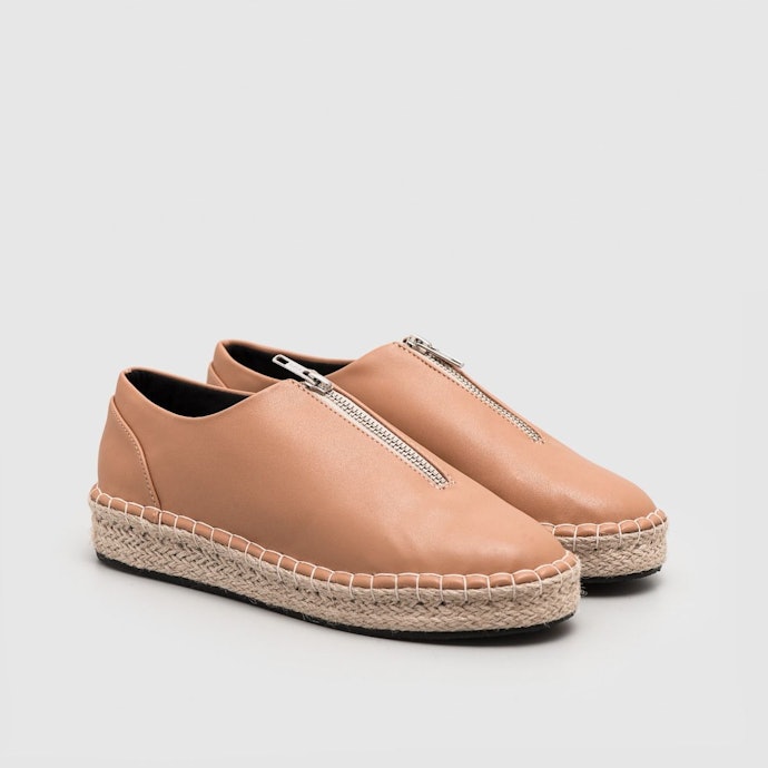Espadrilles, bisa dikenakan untuk berbagai acara