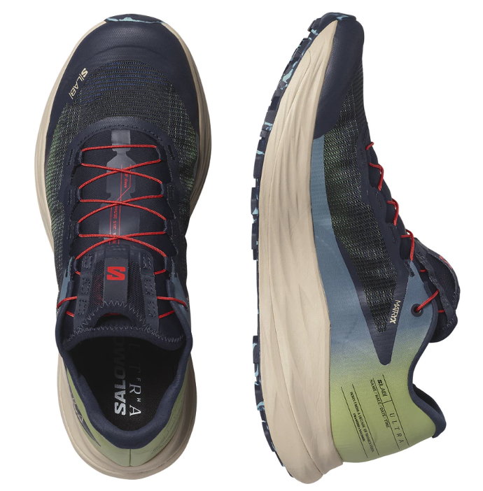 Untuk medan berbatu, utamakan sepatu trail running dengan bantalan lebih empuk