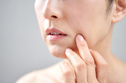 Ceramide dan HA, moisturizing agent yang menjaga kelembapan kulit
