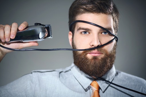 Shaver tipe kabel, cukup di-charge dan tidak membutuhkan pengeluaran tambahan