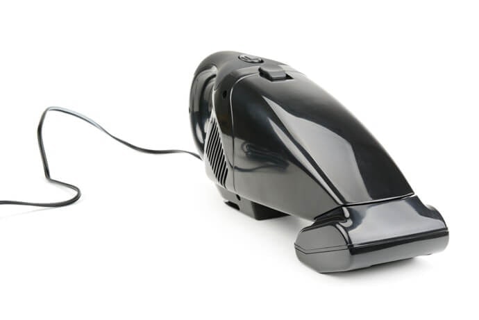 Jika memang khusus dipakai untuk mobil, vacuum cleaner berkabel dengan colokan car charger bisa jadi pilihan