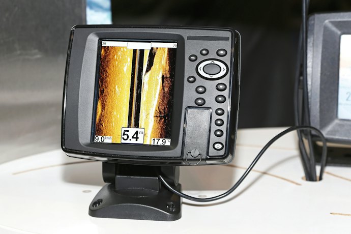 Sidescan fish finder: Jangkauan pemindaian lebih luas