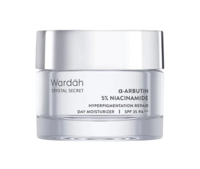 Untuk flek hitam karena aging, prioritaskan krim atau moisturizer dengan alpha arbutin