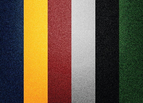 Warna: Menggambarkan karakter penggunanya