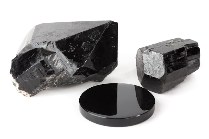 Batu tourmaline, untuk detoksifikasi dan menyeimbangkan energi dalam tubuh