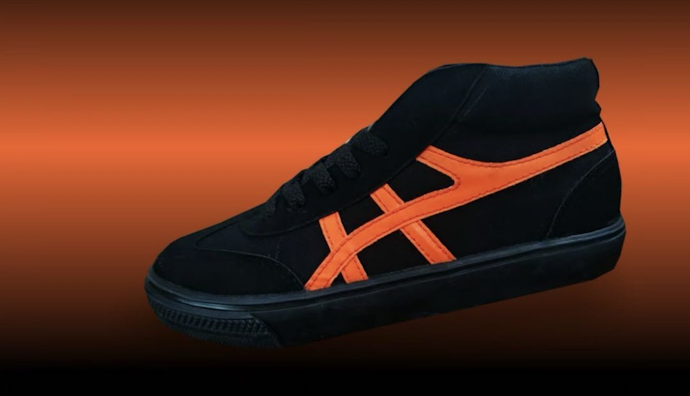 Untuk hang out, disarankan memilih sepatu kasual dengan model yang menarik