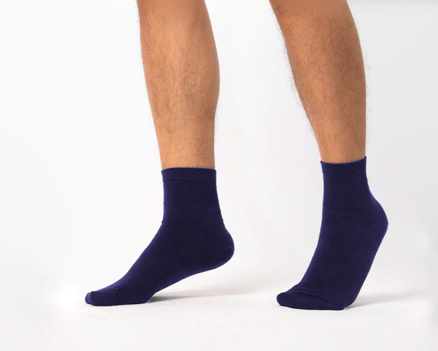 Untuk kenyamanan dan ketahanan: Pilih kaos kaki dengan kombinasi nilon atau spandeks