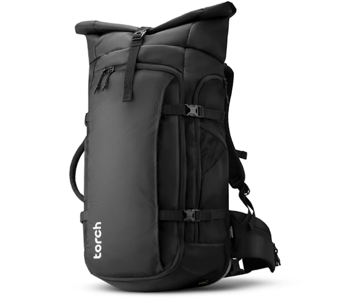 Untuk keamanan saat transit, pilih travel bag dengan zipper tersembunyi atau kunci TSA
