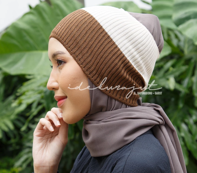 Model bandana: Pemakaiannya praktis dan antipusing
