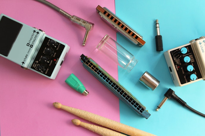 Panjang kabel: Lebih nyaman jika panjangnya sesuai alat musik yang digunakan