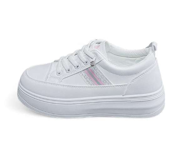COLLIN: Menghadirkan sepatu sneakers wedges dengan warna putih yang kekinian khas milenial dan Gen Z