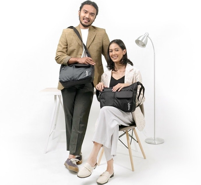 Tas selempang: Messenger bags dan travel pouches