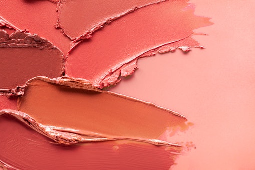 Creamy finish, dapat mencegah bibir kering