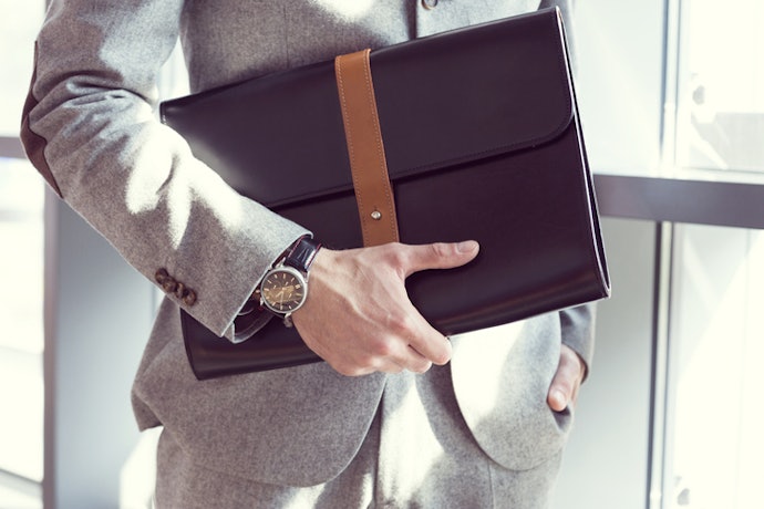 Kain dan kulit: Terlihat lebih elegan dan stylish