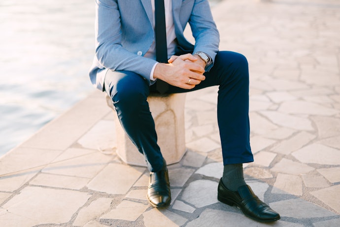 Slim fit: Cocok untuk pria bertubuh tinggi dengan kaki jenjang