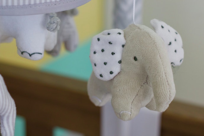 Mainan gantung dengan bentuk favorit bayi, bisa membuat bayi nyaman