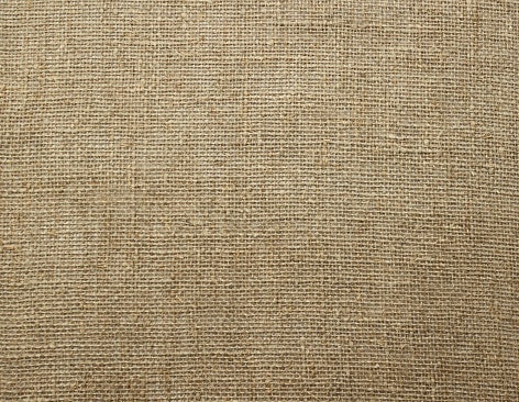 Linen, bahannya lebih tebal dan cepat kering