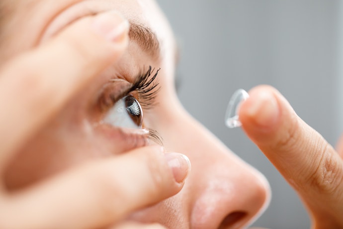 Bila mata minus di bawah 4, pilih softlens yang sesuai dengan besaran minusnya