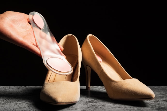 Full length insole: Untuk menyesuaikan ukuran sepatu serta sebagai bantalan