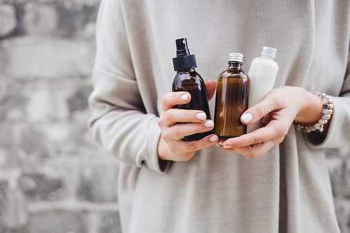 Label "for sensitive skin" atau "untuk kulit sensitif": Penanda bahwa formula produk teruji aman untuk kulit sensitif