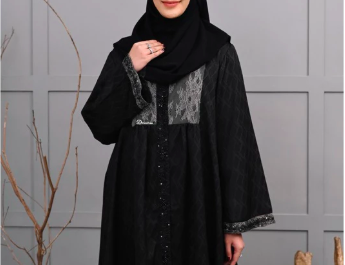 Abaya hitam berpayet, tampak mewah dan classy