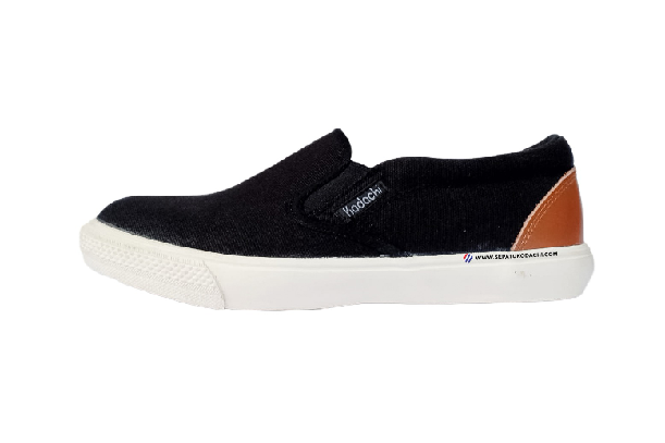 Slip On Riviera: Model slip-on yang sangat mudah dipakai