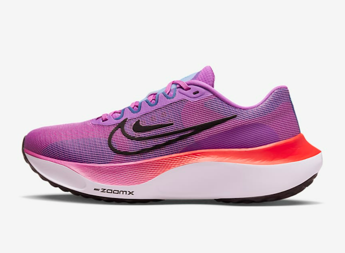 Running: Cocok dipakai untuk jogging atau lari rutin