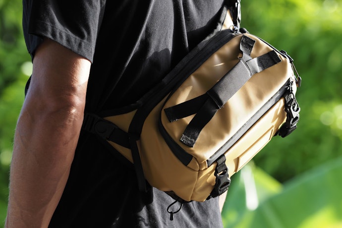 Apabila Anda sering beraktivitas outdoor, utamakan yang waterproof