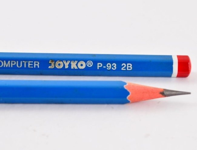 Pensil Joyko 2B: Bisa diandalkan untuk mengerjakan soal dengan lembar komputer