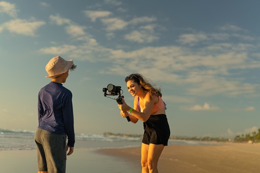 Handheld, mode genggam untuk merekam video sambil berjalan