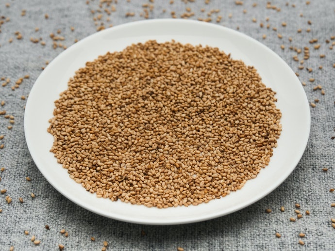 Wijen utuh, topping untuk berbagai masakan