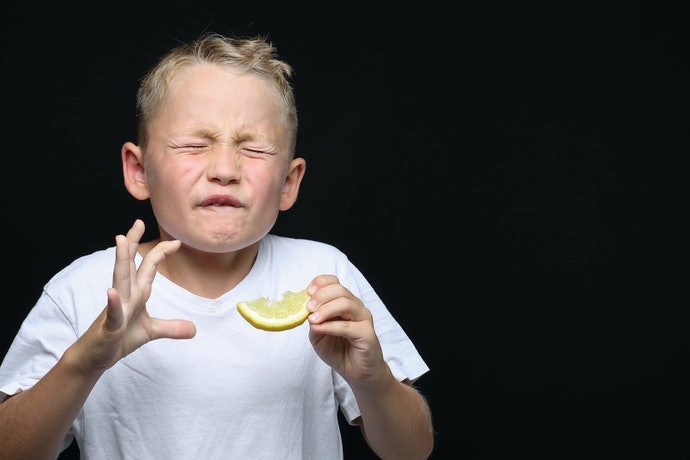Permen lemon dengan rasa asam yang kuat, untuk menghilangkan kantuk