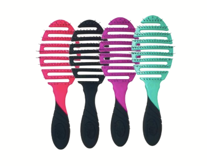 Untuk rambut keriting: Pilih vent brush dengan lubang di sela sikatnya