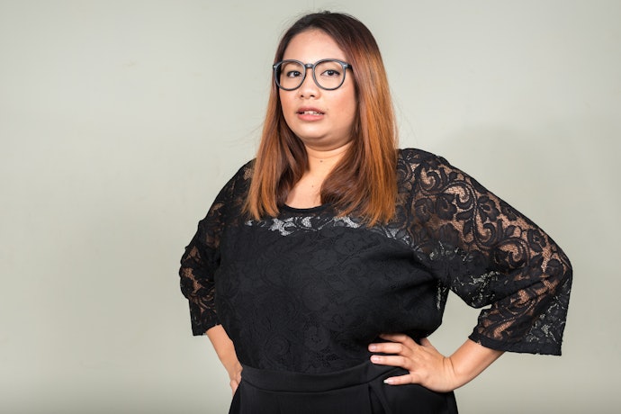 Lace atau brokat: Tampil elegan di acara formal