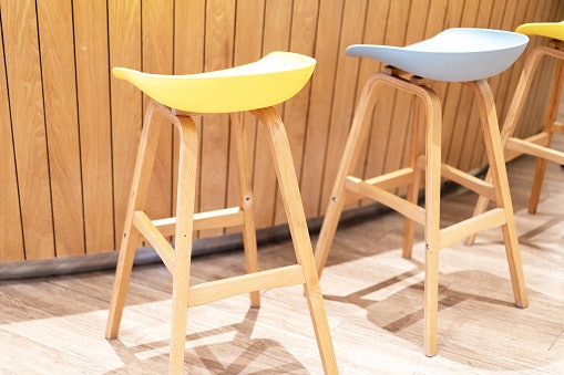 Untuk kebutuhan rumah tangga: Bahan kayu akan menghadirkan kesan hangat dan aesthetic