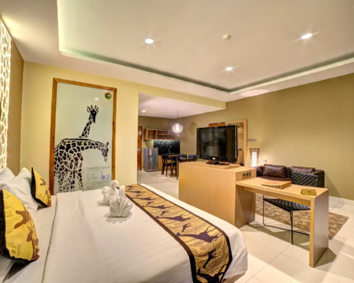 Royal Safari Garden Resorts & Convention: Menginap di hotel dengan interior khas Taman Safari