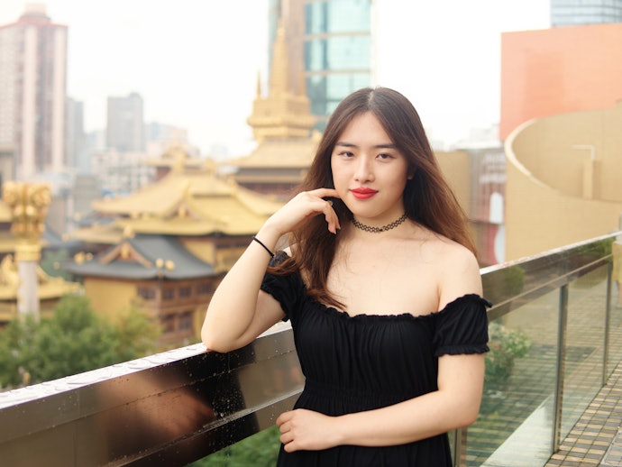 Off-shoulder dan cold shoulder dress, mengekspos bahu indah Anda
