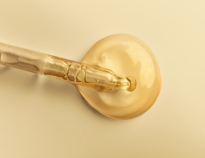 Untuk menyamarkan tanda-tanda penuaan, temukan bahan seperti retinol atau adenosine