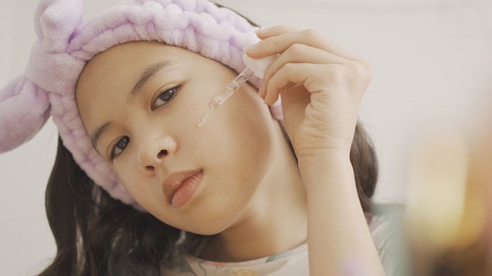 Remaja dengan kulit sensitif: Pilih yang disertai soothing agent sekaligus bebas pewangi dan alkohol